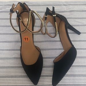 Black faux suede dress heels!